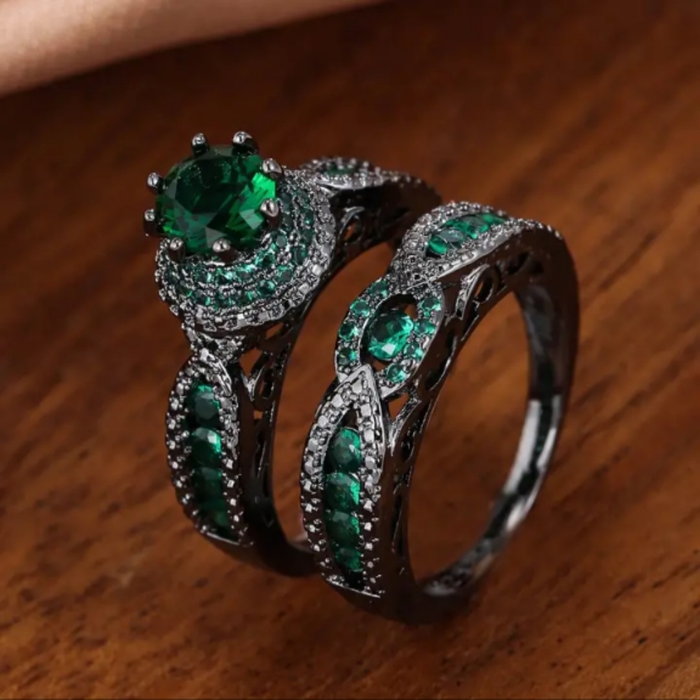 Beautiful Women's Ring. Friendship. Engagement. St Patrick's Day.